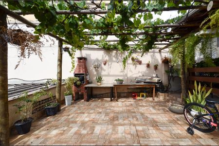 Casa para alugar com 353m², 4 quartos e 4 vagas Casa para alugar com 353m², 4 quartos e 4 vagasÁrea externa