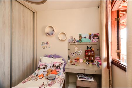 Casa para alugar com 353m², 4 quartos e 4 vagas Casa para alugar com 353m², 4 quartos e 4 vagasQuarto 2