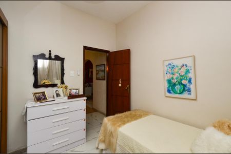 Casa para alugar com 353m², 4 quartos e 4 vagas Casa para alugar com 353m², 4 quartos e 4 vagasQuarto 1