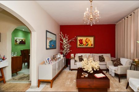 Casa para alugar com 353m², 4 quartos e 4 vagas Casa para alugar com 353m², 4 quartos e 4 vagasSala de Estar