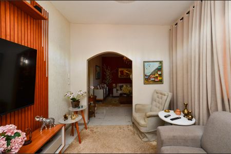 Casa para alugar com 353m², 4 quartos e 4 vagas Casa para alugar com 353m², 4 quartos e 4 vagasSala de TV