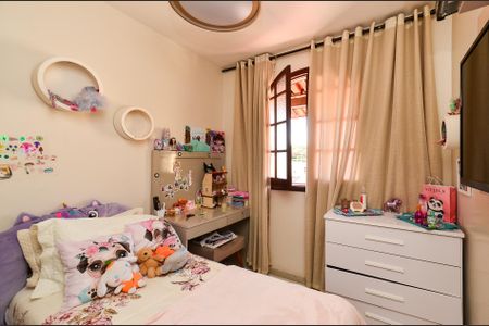Casa para alugar com 353m², 4 quartos e 4 vagas Casa para alugar com 353m², 4 quartos e 4 vagasQuarto 2