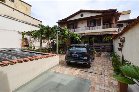 Casa para alugar com 353m², 4 quartos e 4 vagas Casa para alugar com 353m², 4 quartos e 4 vagasÁrea externa Garagem