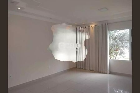 Casa de condomínio à venda com 250m², 3 quartos e 4 vagasFoto 03