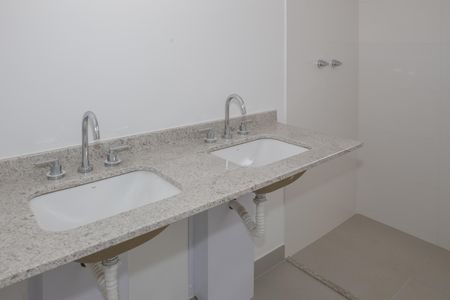Apartamento à venda com 136m², 3 quartos e 2 vagas Apartamento à venda com 136m², 3 quartos e 2 vagasBanheiro da Suíte 1