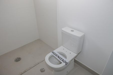 Apartamento à venda com 136m², 3 quartos e 2 vagas Apartamento à venda com 136m², 3 quartos e 2 vagasBanheiro da Suíte 1