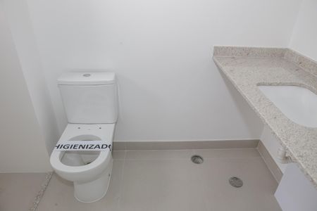Apartamento à venda com 136m², 3 quartos e 2 vagas Apartamento à venda com 136m², 3 quartos e 2 vagasBanheiro da Suíte 2
