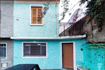Casa de condomínio à venda com 70m², 2 quartos e 2 vagas Casa de condomínio à venda com 70m², 2 quartos e 2 vagasFachada