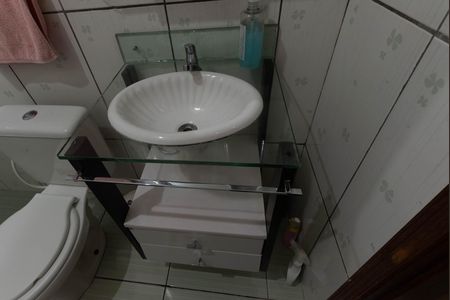 Casa à venda com 127m², 2 quartos e 2 vagas Casa à venda com 127m², 2 quartos e 2 vagasBanheiro