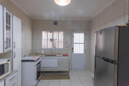 Casa à venda com 127m², 2 quartos e 2 vagas Casa à venda com 127m², 2 quartos e 2 vagasCozinha