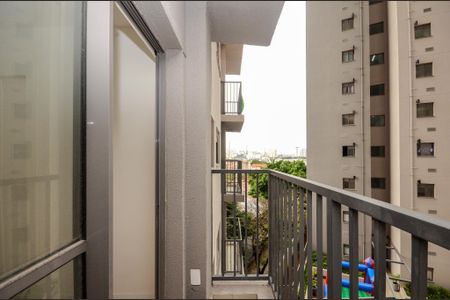 Varanda da sala de apartamento para alugar com 2 quartos, 44m² em Vila Albertina, São Paulo