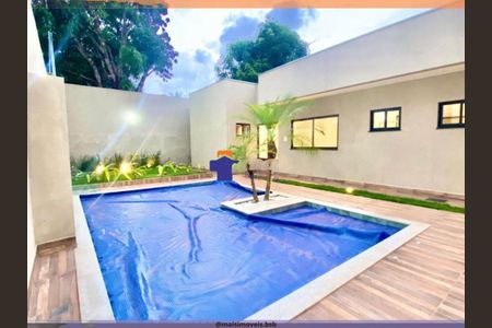 Casa à venda com 4 quartos, 270m² em Setor Habitacional Samambaia, Brasília