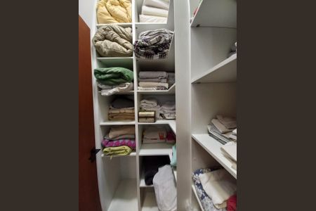 Casa de condomínio à venda com 298m², 5 quartos e 4 vagas Casa de condomínio à venda com 298m², 5 quartos e 4 vagasFoto 10
