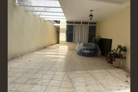 Casa à venda com 200m², 2 quartos e 2 vagas Casa à venda com 200m², 2 quartos e 2 vagasFoto 01