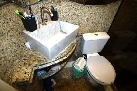 Apartamento à venda com 110m², 3 quartos e sem vagaBanheiro 