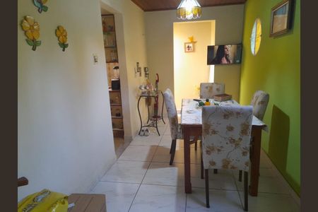 Casa para alugar com 241m², 3 quartos e 3 vagas Casa para alugar com 241m², 3 quartos e 3 vagasSala