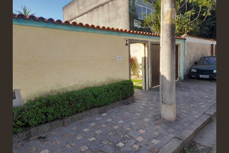 Casa para alugar com 241m², 3 quartos e 3 vagas Casa para alugar com 241m², 3 quartos e 3 vagasFachada