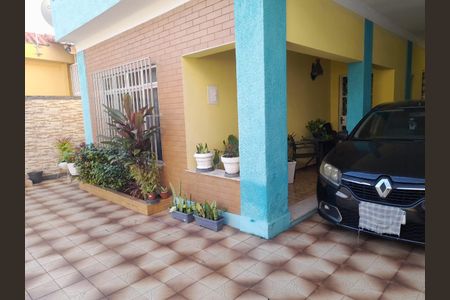 Casa para alugar com 241m², 3 quartos e 3 vagas Casa para alugar com 241m², 3 quartos e 3 vagasÁrea externa