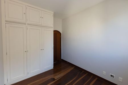 Apartamento à venda com 561m², 5 quartos e 2 vagas Apartamento à venda com 561m², 5 quartos e 2 vagasQuarto 3