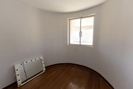 Apartamento à venda com 561m², 5 quartos e 2 vagas Apartamento à venda com 561m², 5 quartos e 2 vagasQuarto da Cobertura