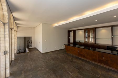 Apartamento à venda com 561m², 5 quartos e 2 vagas Apartamento à venda com 561m², 5 quartos e 2 vagasCobertura