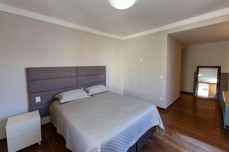 Apartamento à venda com 561m², 5 quartos e 2 vagas Apartamento à venda com 561m², 5 quartos e 2 vagasSuíte 1