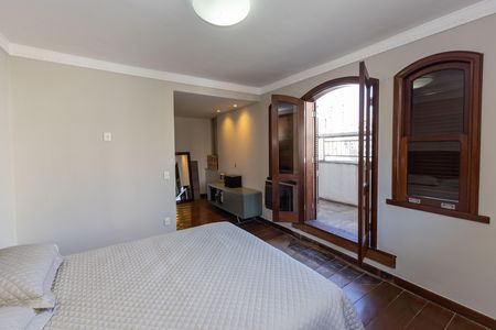 Apartamento à venda com 561m², 5 quartos e 2 vagas Apartamento à venda com 561m², 5 quartos e 2 vagasSuíte 1