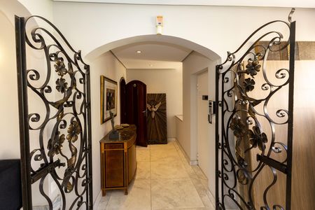 Apartamento à venda com 561m², 5 quartos e 2 vagas Apartamento à venda com 561m², 5 quartos e 2 vagasHall da Sala 4