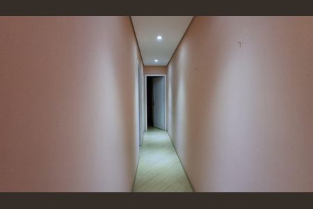 Corredor  de apartamento para alugar com 2 quartos, 82m² em Santo Antônio, São Caetano do Sul