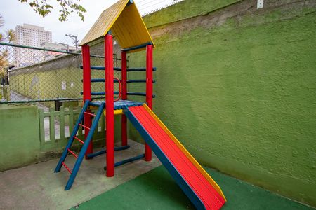 Apartamento à venda com 48m², 2 quartos e 1 vaga Apartamento à venda com 48m², 2 quartos e 1 vagaÁrea comum - Playground