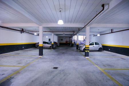 Apartamento para alugar com 72m², 1 quarto e 1 vaga Apartamento para alugar com 72m², 1 quarto e 1 vagaGaragem