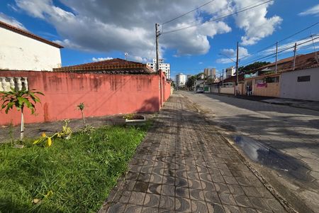 Casa para alugar com 249m², 3 quartos e 5 vagas Casa para alugar com 249m², 3 quartos e 5 vagasFachada