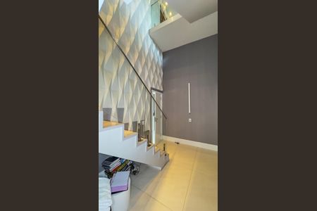 Apartamento à venda com 420m², 4 quartos e 5 vagas Apartamento à venda com 420m², 4 quartos e 5 vagasEscada