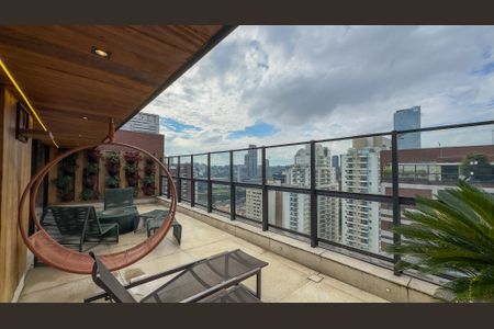Apartamento à venda com 420m², 4 quartos e 5 vagas Apartamento à venda com 420m², 4 quartos e 5 vagasSacada