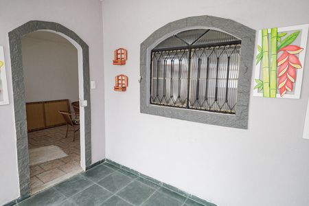 Casa à venda com 55m², 2 quartos e 1 vaga Casa à venda com 55m², 2 quartos e 1 vagaVaranda