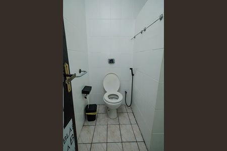 Casa à venda com 55m², 2 quartos e 1 vaga Casa à venda com 55m², 2 quartos e 1 vagaBanheiro