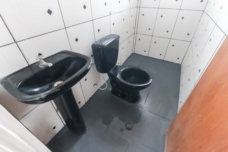 Casa para alugar com 60m², 2 quartos e sem vaga Casa para alugar com 60m², 2 quartos e sem vagaBanheiro