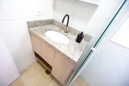 Apartamento para alugar com 39m², 2 quartos e 1 vaga Apartamento para alugar com 39m², 2 quartos e 1 vagaBanheiro social