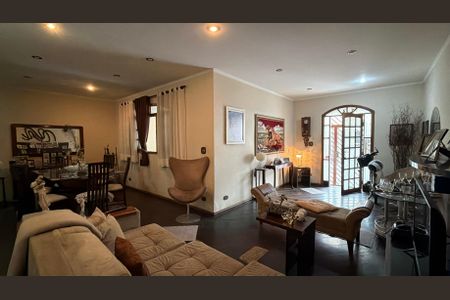 Casa à venda com 250m², 5 quartos e 2 vagas