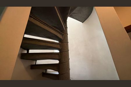 Casa à venda com 250m², 5 quartos e 2 vagas