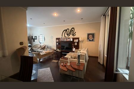 Casa à venda com 5 quartos, 250m² em Mooca, São Paulo