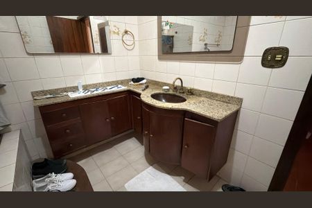 Casa à venda com 250m², 5 quartos e 2 vagas
