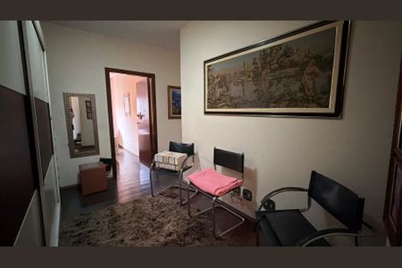 Casa à venda com 250m², 5 quartos e 2 vagas