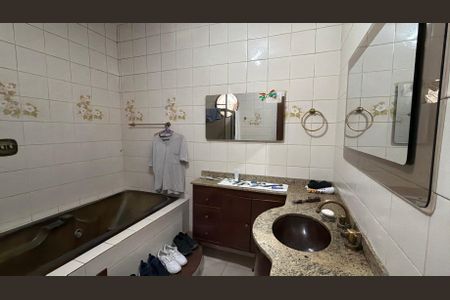 Casa à venda com 250m², 5 quartos e 2 vagas