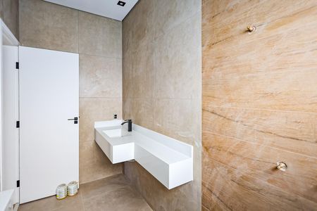 Casa de condomínio para alugar com 390m², 5 quartos e 10 vagas Casa de condomínio para alugar com 390m², 5 quartos e 10 vagasBanheiro da Suíte 3