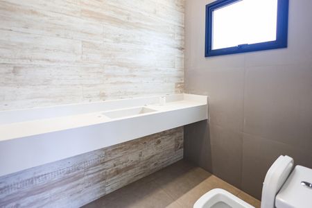 Casa de condomínio para alugar com 390m², 5 quartos e 10 vagas Casa de condomínio para alugar com 390m², 5 quartos e 10 vagasBanheiro