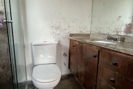 Apartamento para alugar com 150m², 3 quartos e 1 vaga Apartamento para alugar com 150m², 3 quartos e 1 vagaBanheiro da Suíte