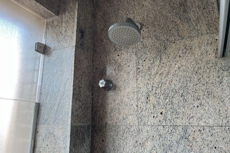 Apartamento para alugar com 150m², 3 quartos e 1 vaga Apartamento para alugar com 150m², 3 quartos e 1 vagaBanheiro da Suíte