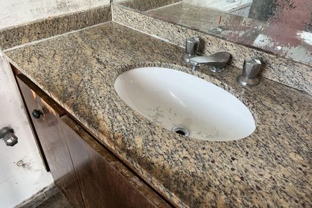 Apartamento para alugar com 150m², 3 quartos e 1 vaga Apartamento para alugar com 150m², 3 quartos e 1 vagaBanheiro da Suíte