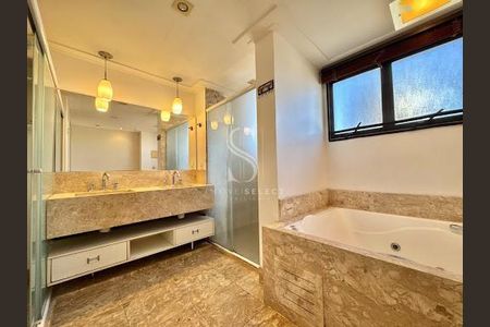 Apartamento à venda com 209m², 3 quartos e 4 vagas